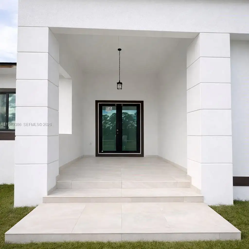 3985 Everglades Blvd N, Naples FL 34120 photo 2