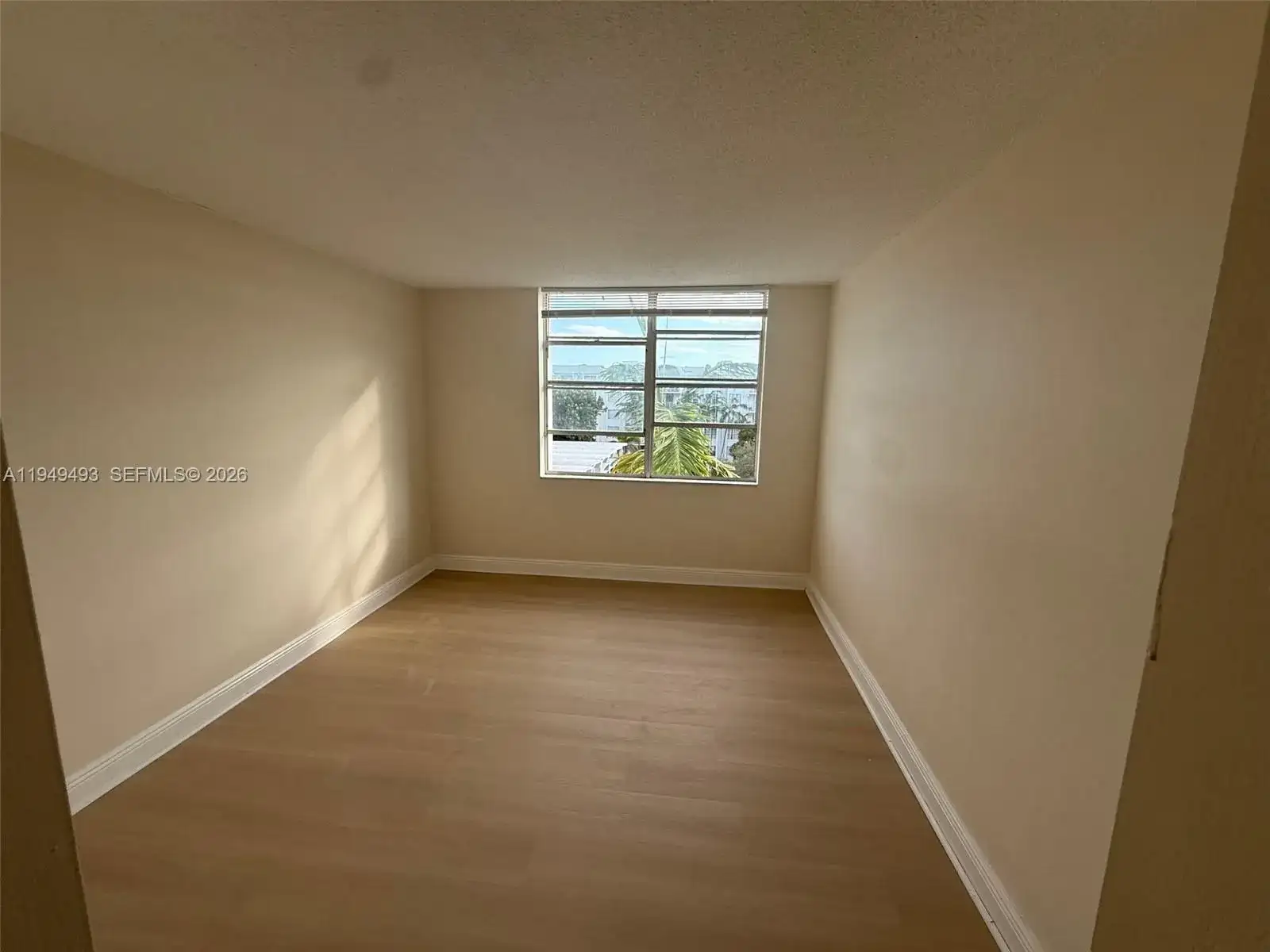 484 NW 165th St Rd # 512, Miami FL 33169 photo 4