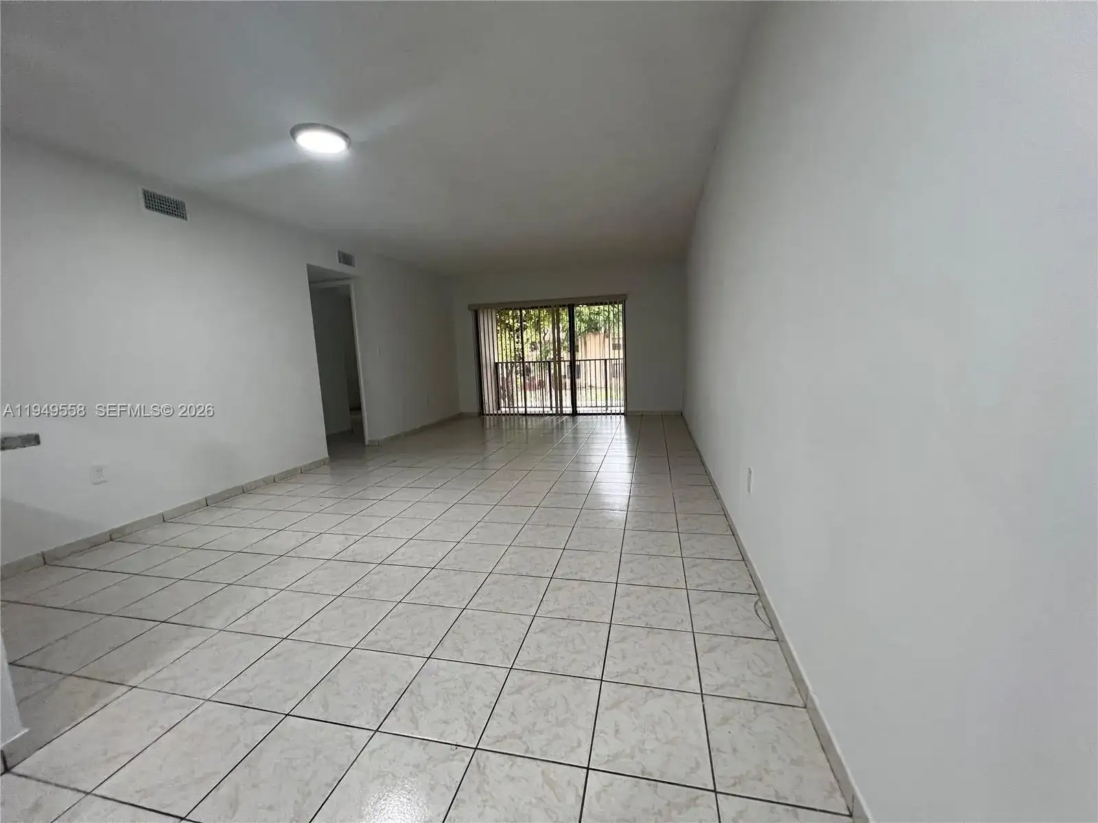 200 W Park Dr # 1, Miami FL 33172 photo 5