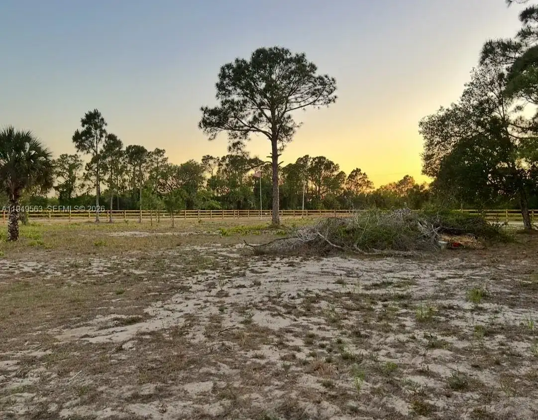845 S WILLOW ST, Clewiston FL 33440 photo 2