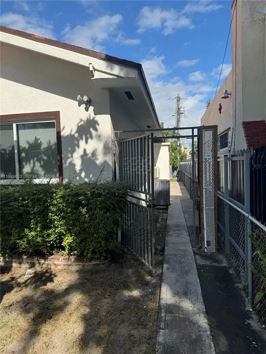 1629 SW 10th St # 1, Miami FL 33135 photo 2