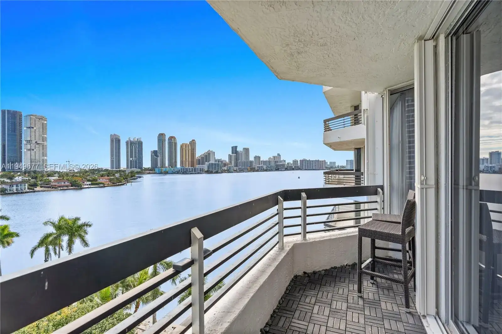 3600 Mystic Pointe Dr # 1017, Aventura FL 33180 photo 2