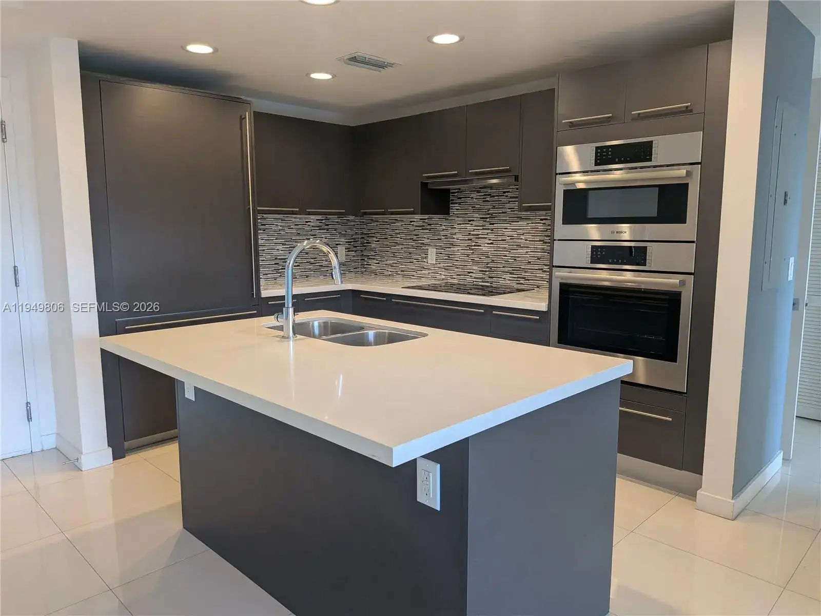 7825 NW 107th Ave # 212, Doral FL 33178 photo 4