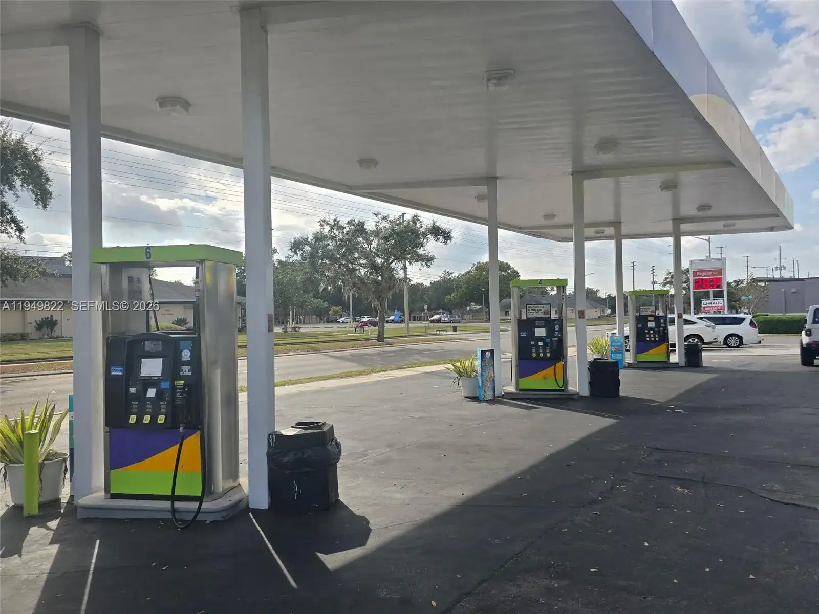 Confidential, Orlando FL 32806 photo 2
