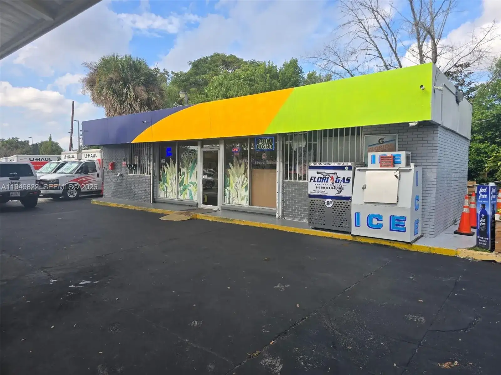 Confidential, Orlando FL 32806 photo 3