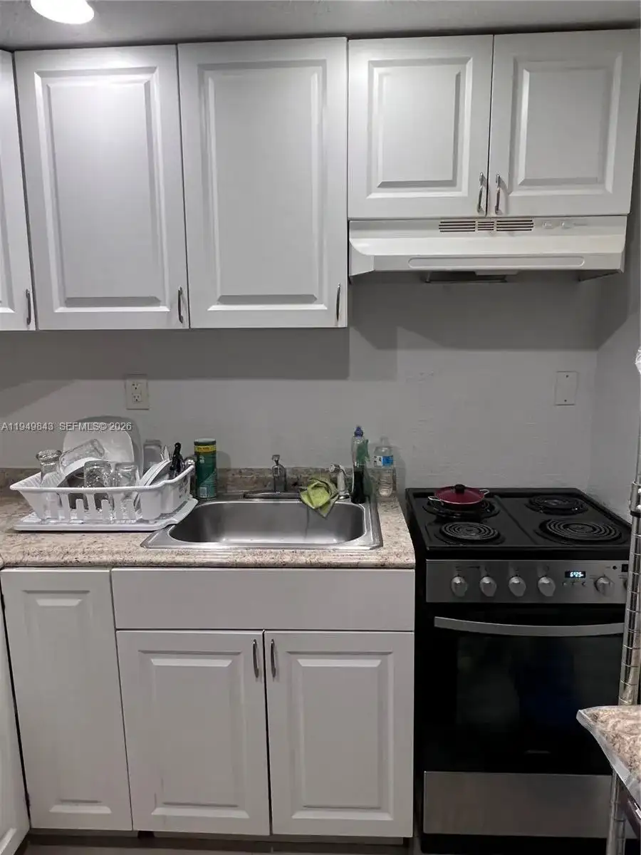 3640 NW 9th St # 509, Miami FL 33125 photo 4