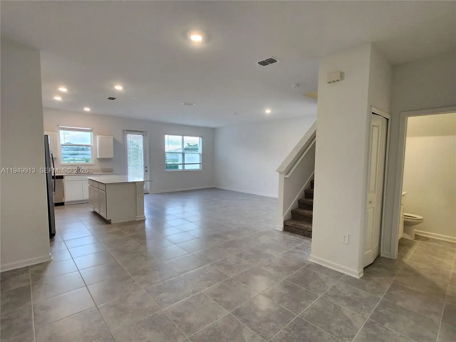 108 Bogey Dr, Davenport FL 33896 photo 2
