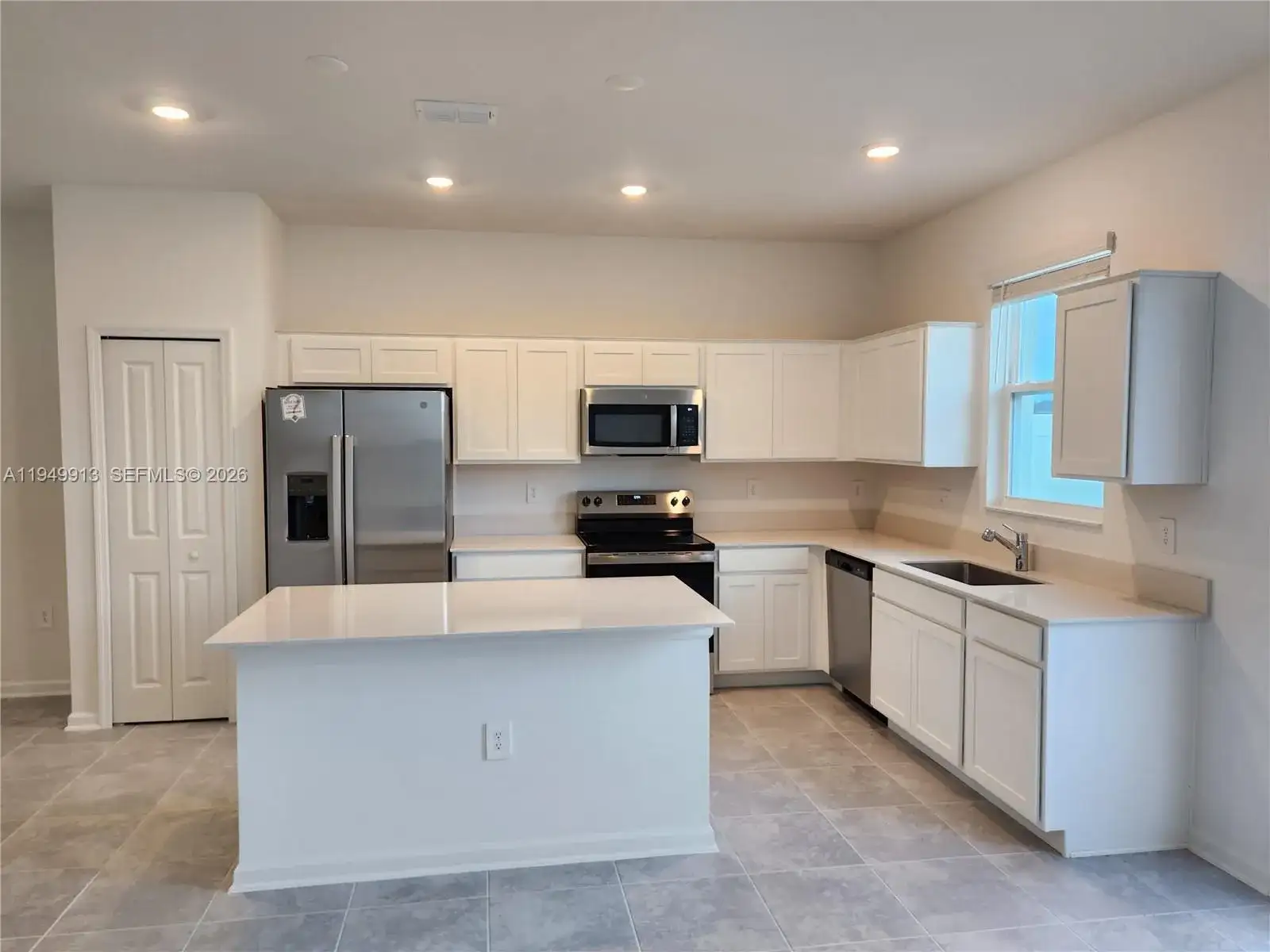 108 Bogey Dr, Davenport FL 33896 photo 3