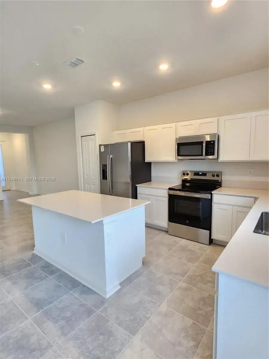 108 Bogey Dr, Davenport FL 33896 photo 5