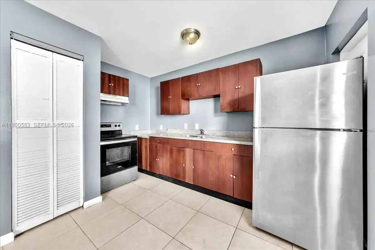 365 NW 8th St # 202, Miami FL 33136 photo 4