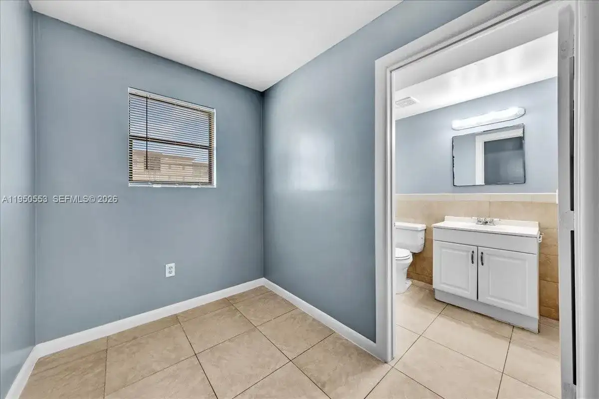 365 NW 8th St # 202, Miami FL 33136 photo 5