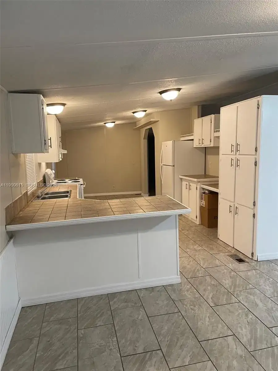 8638 Gibson Oaks Dr # 0, Lakeland FL 33809 photo 5