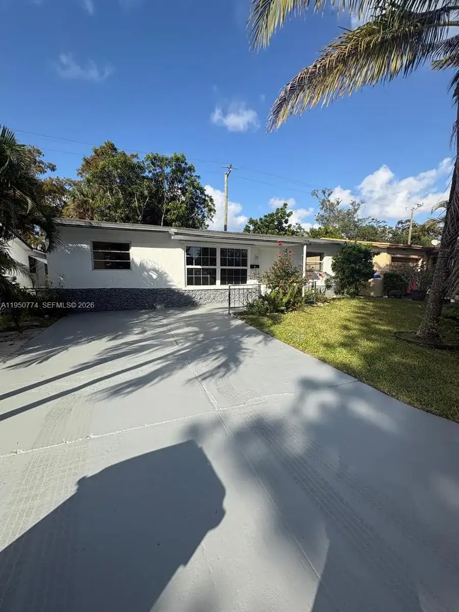 6311 SW 8th St, North Lauderdale FL 33068 photo 2