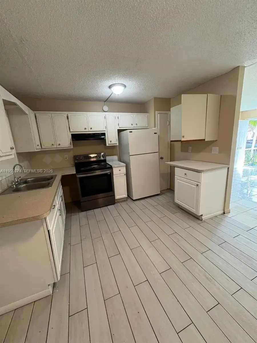 6311 SW 8th St, North Lauderdale FL 33068 photo 3
