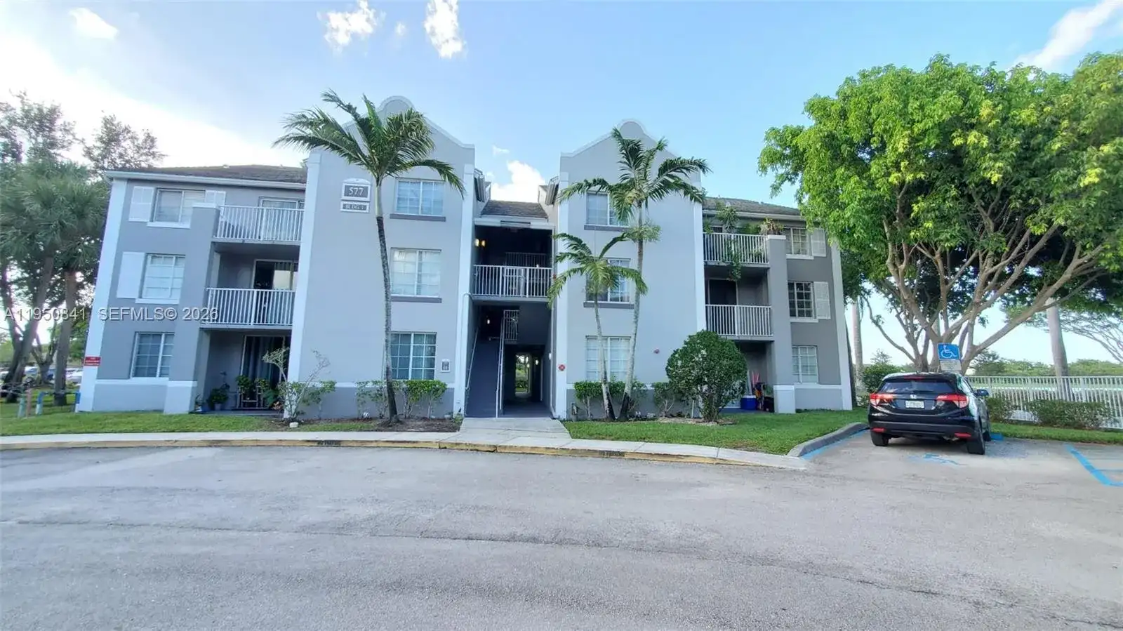 577 SW 111th Ln # 203, Pembroke Pines FL 33025 photo 2