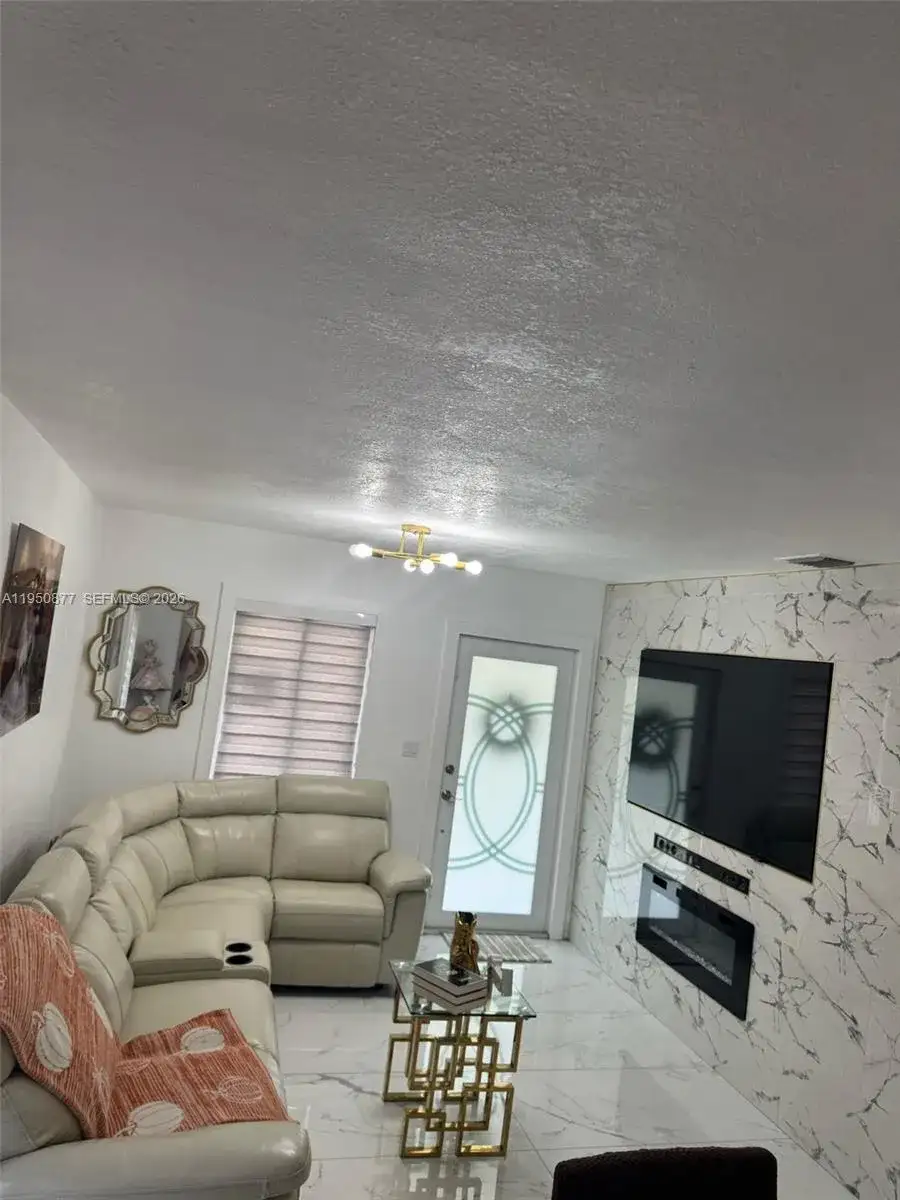 3480 E 9th Ct, Hialeah FL 33013 photo 5
