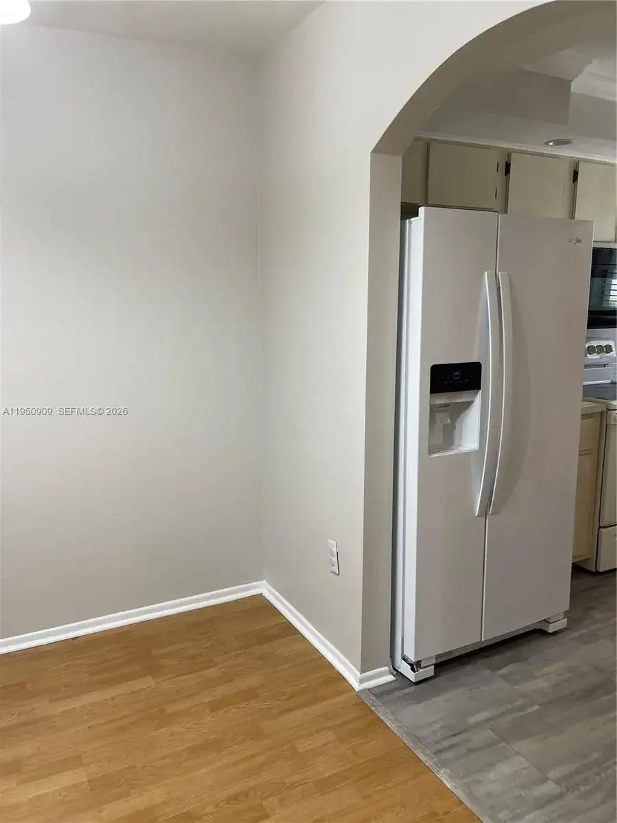 2121 COLLIER Ave # 215, Fort Myers FL 33901 photo 3