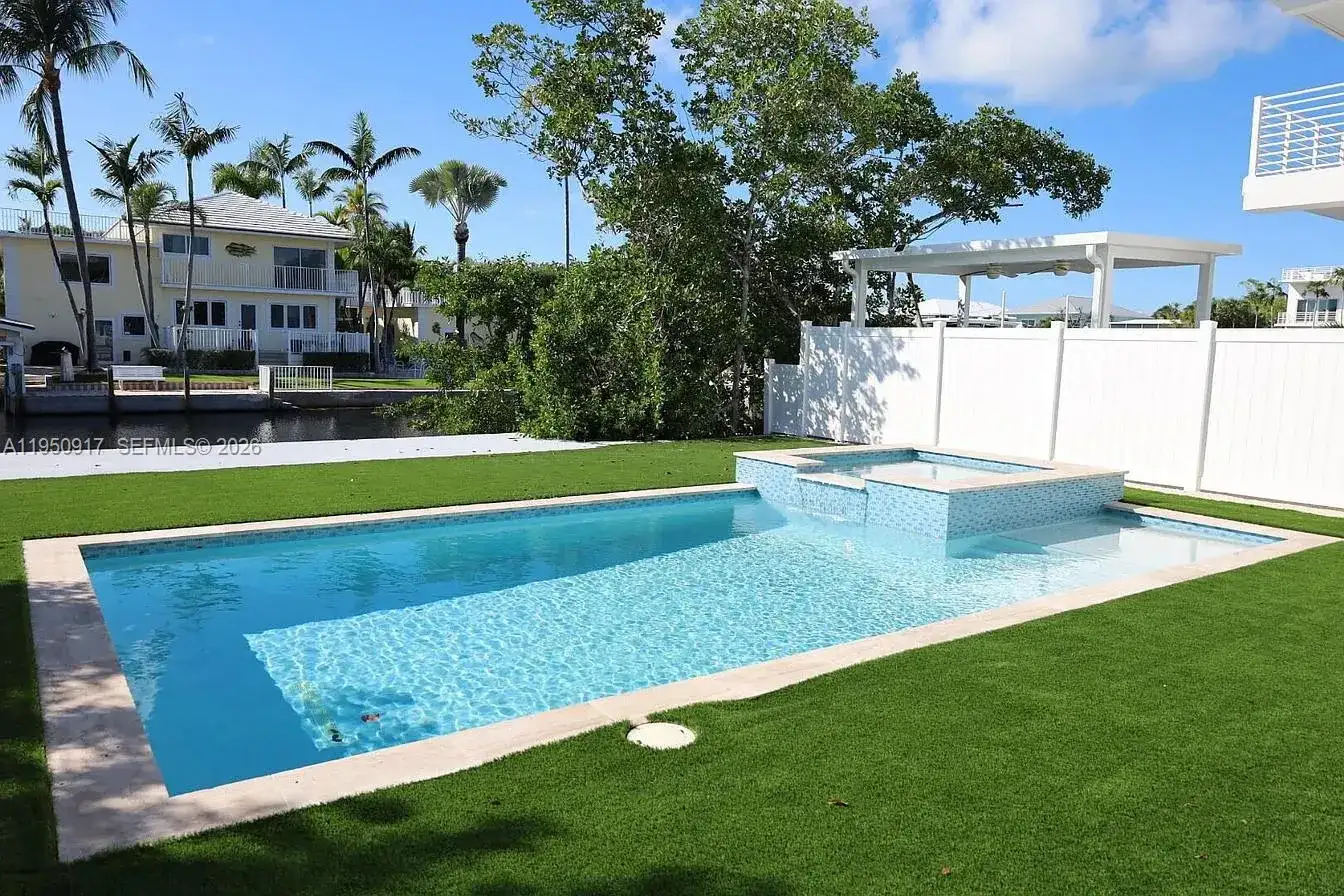 115 Azalea St, Tavernier FL 33070 photo 5