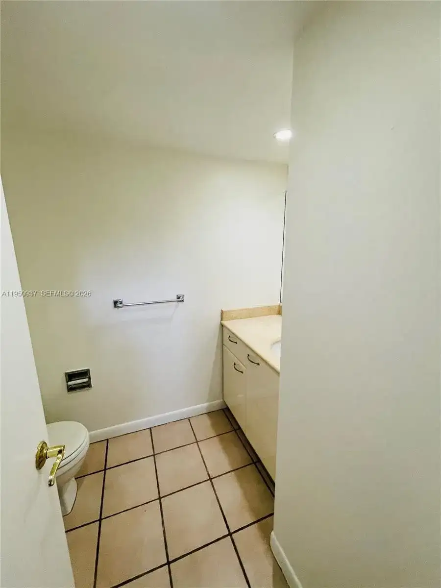 6425 SW 116th Pl, Miami FL 33173 photo 5