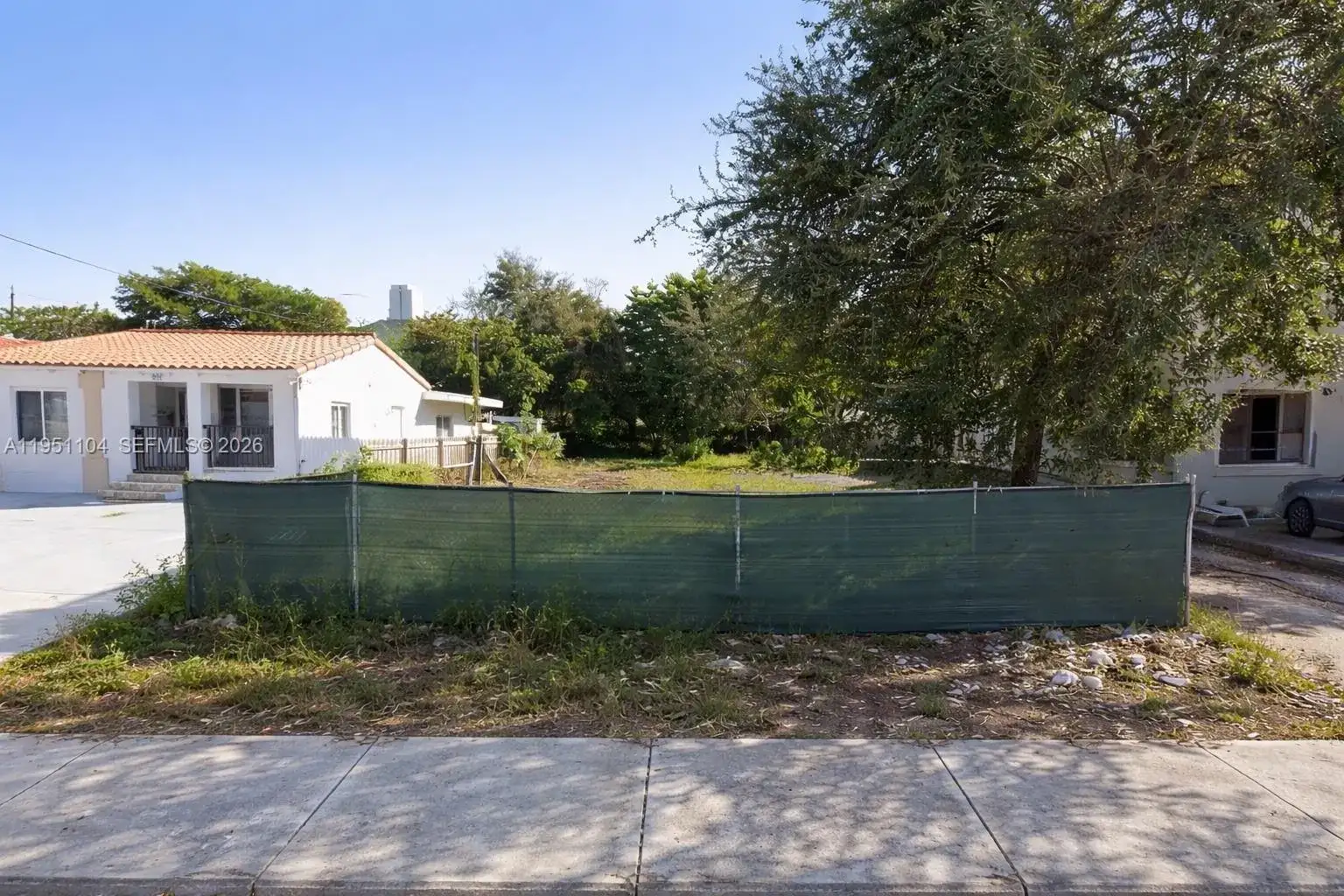 161 NW 18th Ave, Miami FL 33125 photo 2