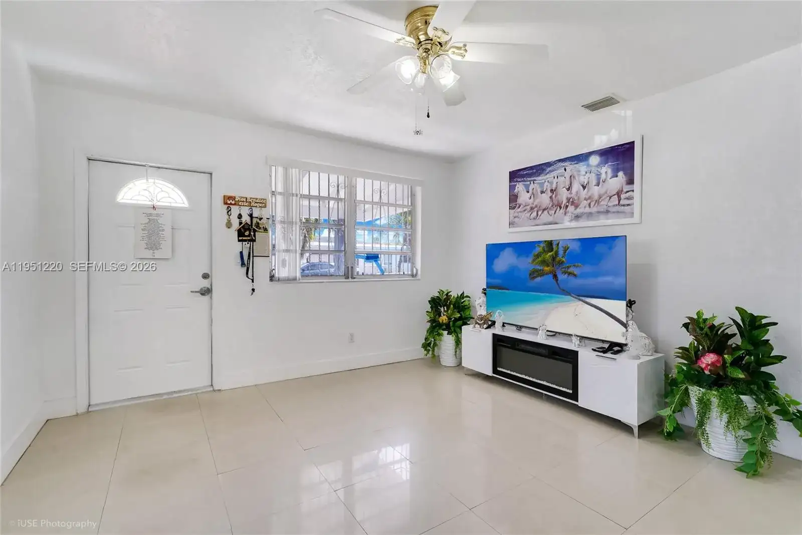 860 SE 7th Ave, Hialeah FL 33010 photo 3