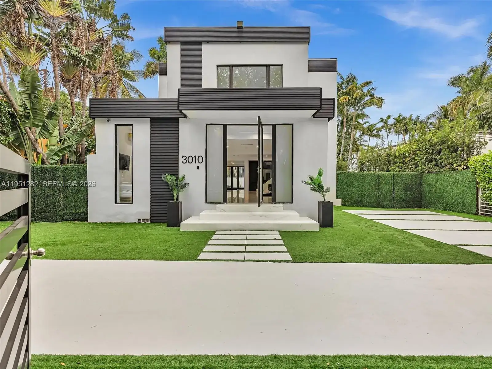 3010 Alton Rd, Miami Beach FL 33140 photo 2