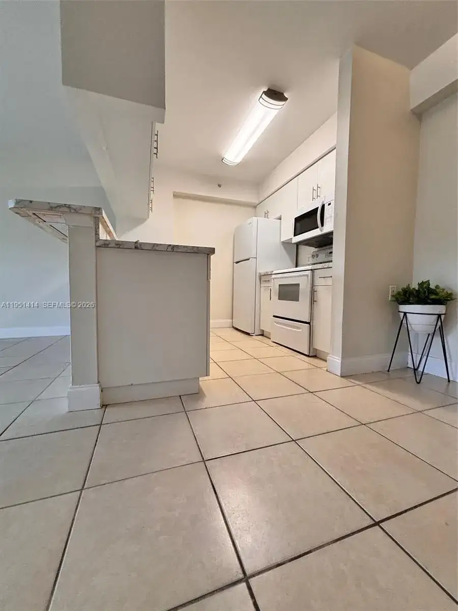 450 S Park Rd # 104, Hollywood FL 33021 photo 4