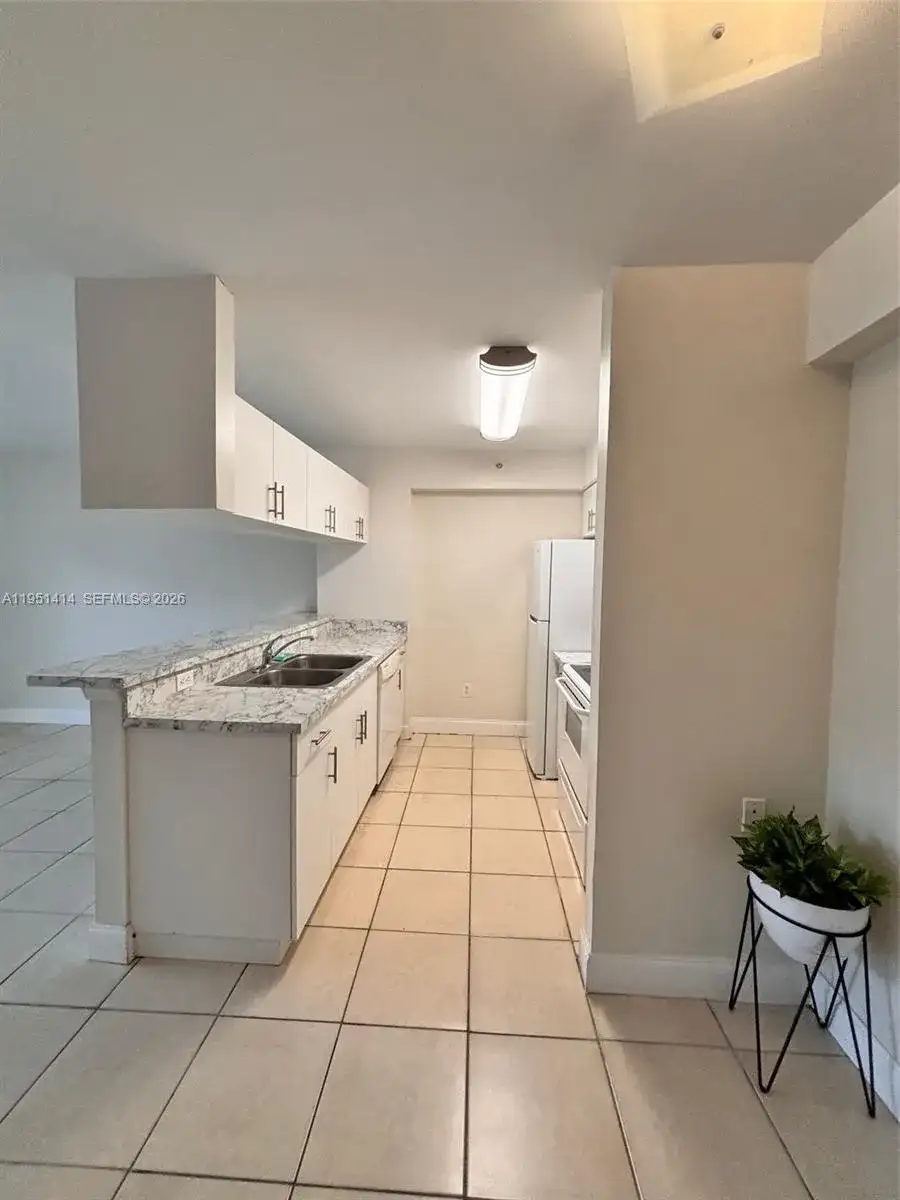 450 S Park Rd # 104, Hollywood FL 33021 photo 5