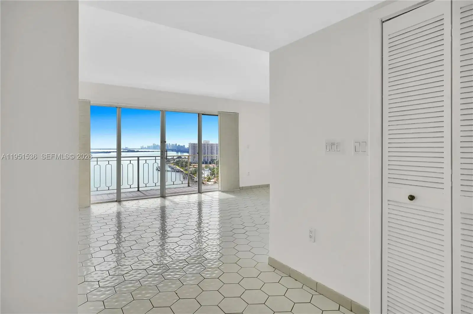 11111 Biscayne Blvd # 21C, Miami FL 33181 photo 4