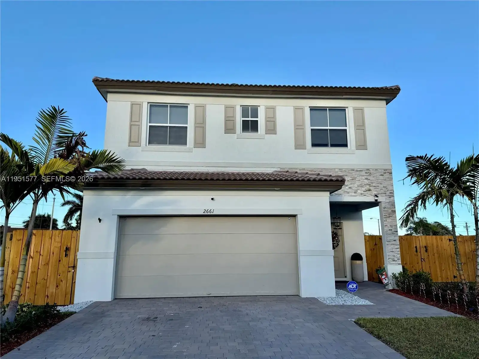2661 SE 24th Ct, Homestead FL 33035 photo 2