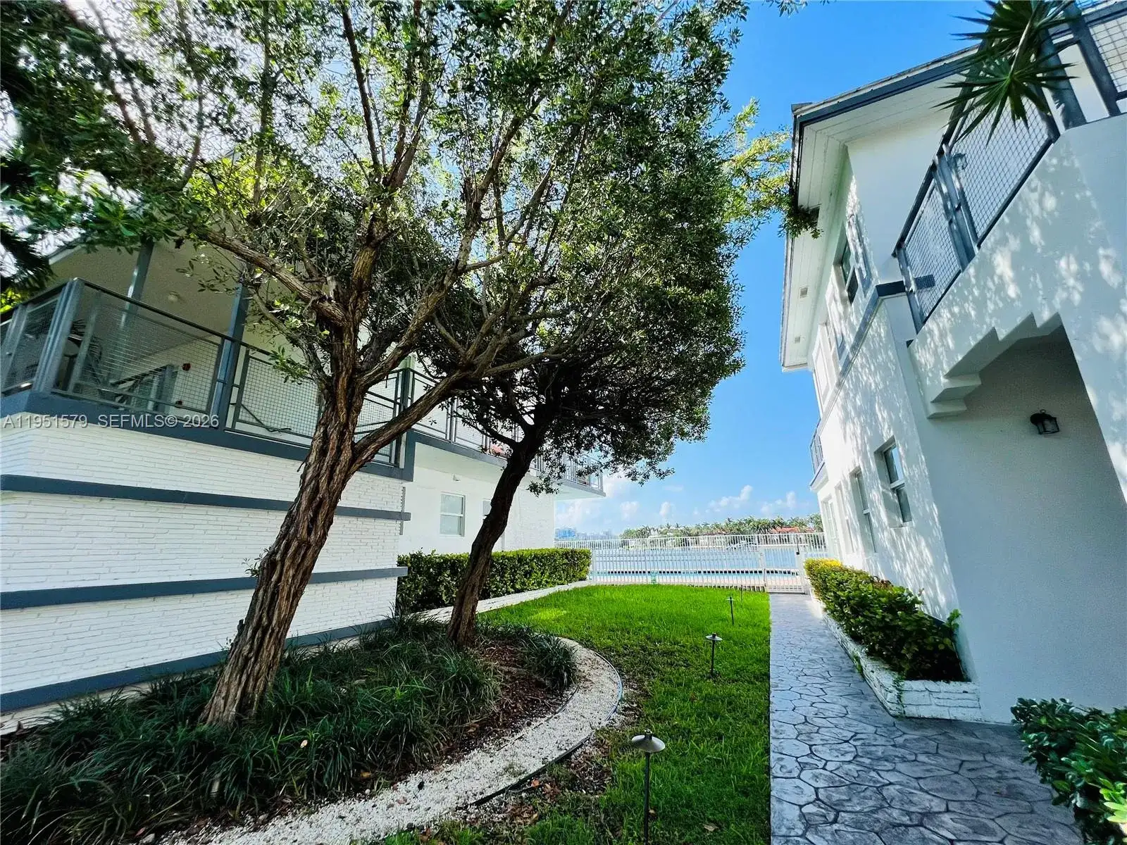 946 Bay Dr # 4, Miami Beach FL 33141 photo 3