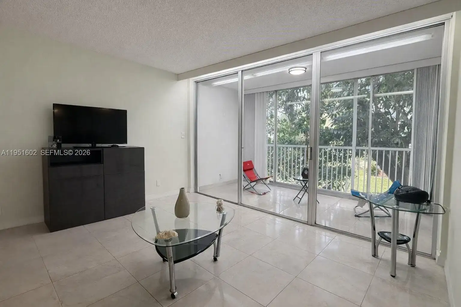 950 NE 199th St # 2H, Miami FL 33179 photo 3