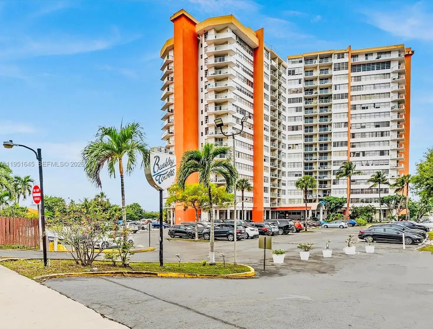 1301 NE Miami Gardens Dr # 1406W, Miami FL 33179 photo 2