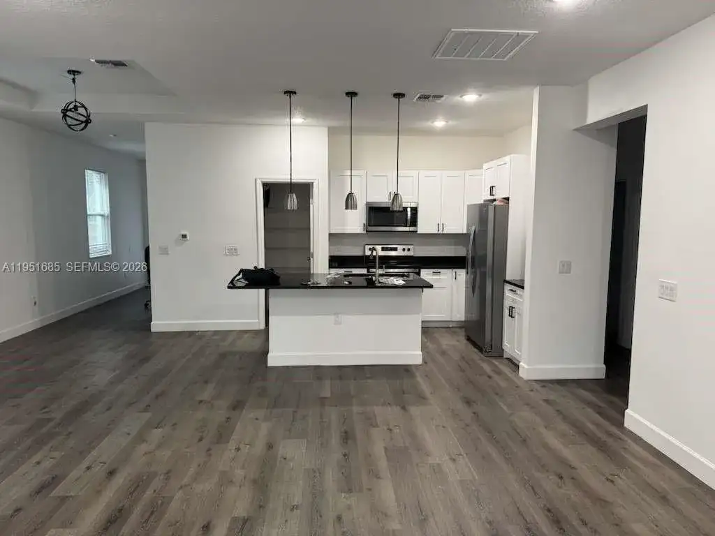 1535 13th Street, St Petersburg FL 33705 photo 5
