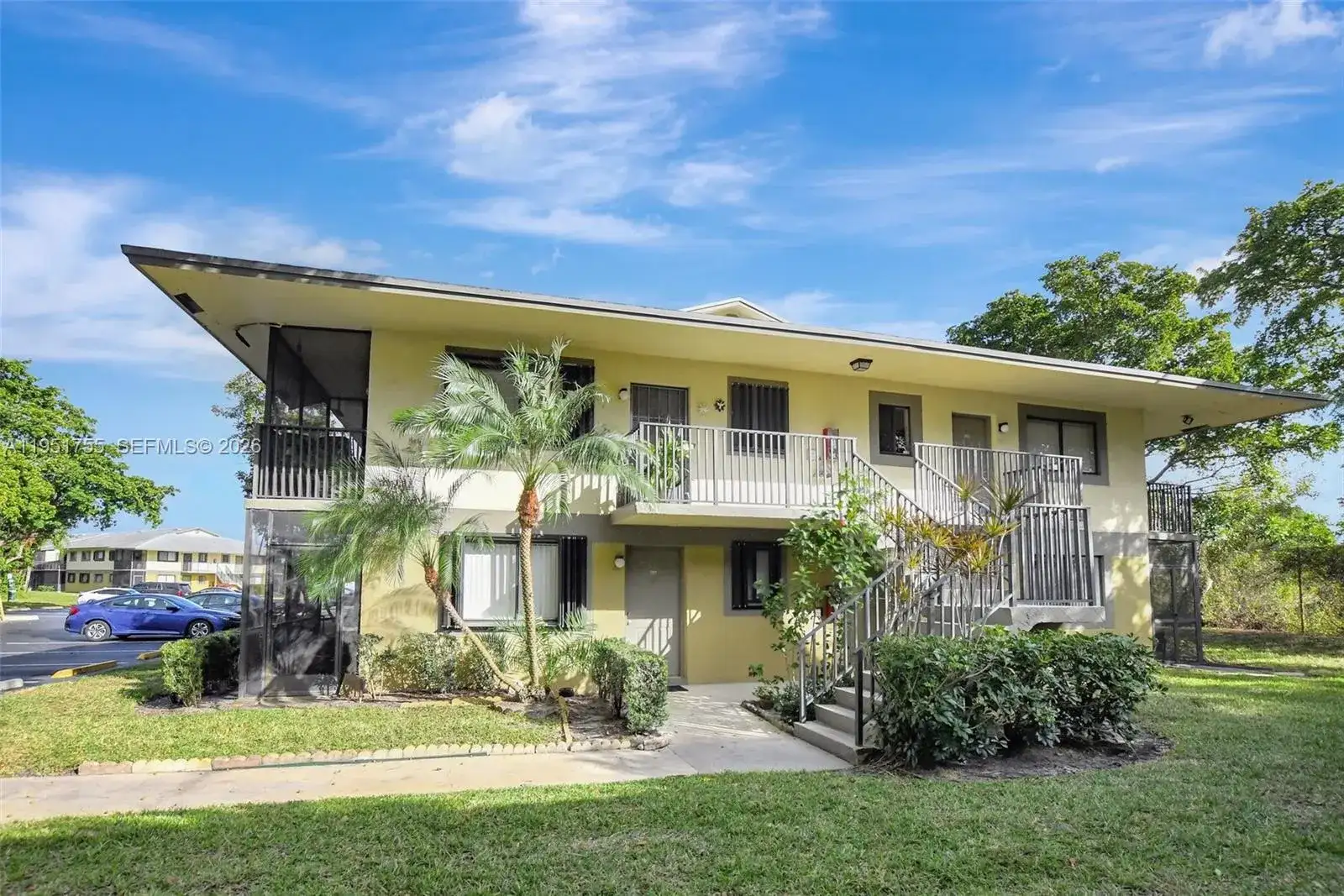 588 Trace Cir # 211, Deerfield Beach FL 33441 photo 3