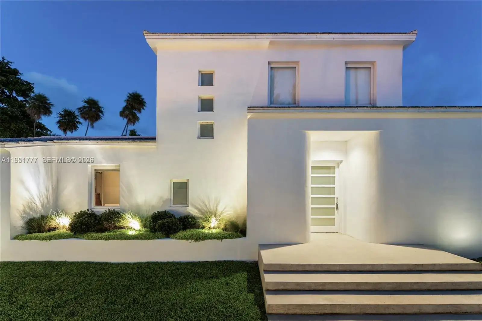 3325 Pine Tree Dr, Miami Beach FL 33140 photo 4