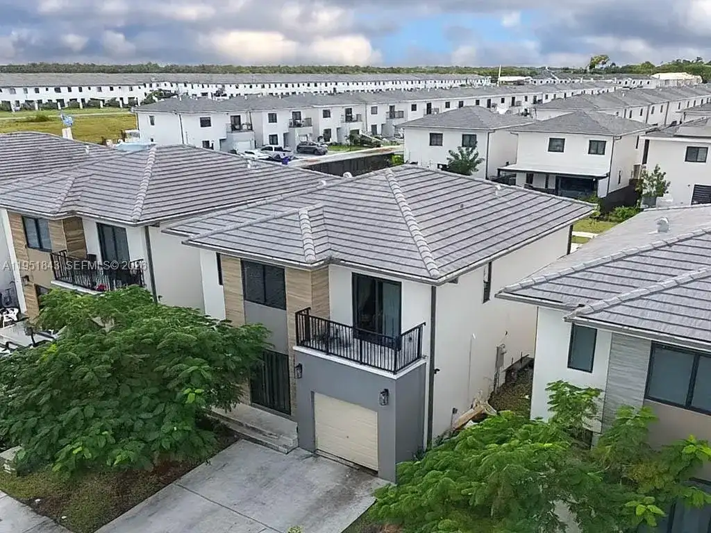 111 NW 12th Ct, Florida City FL 33034 photo 2