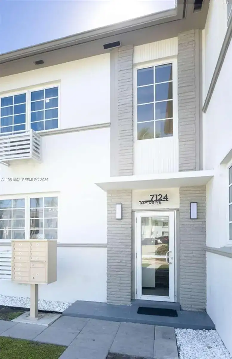 7124 Bay Dr # 4, Miami Beach FL 33141 photo 4