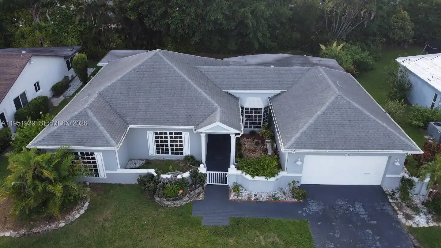 4511 Queen Palm Ln, Tamarac FL 33319 photo 2