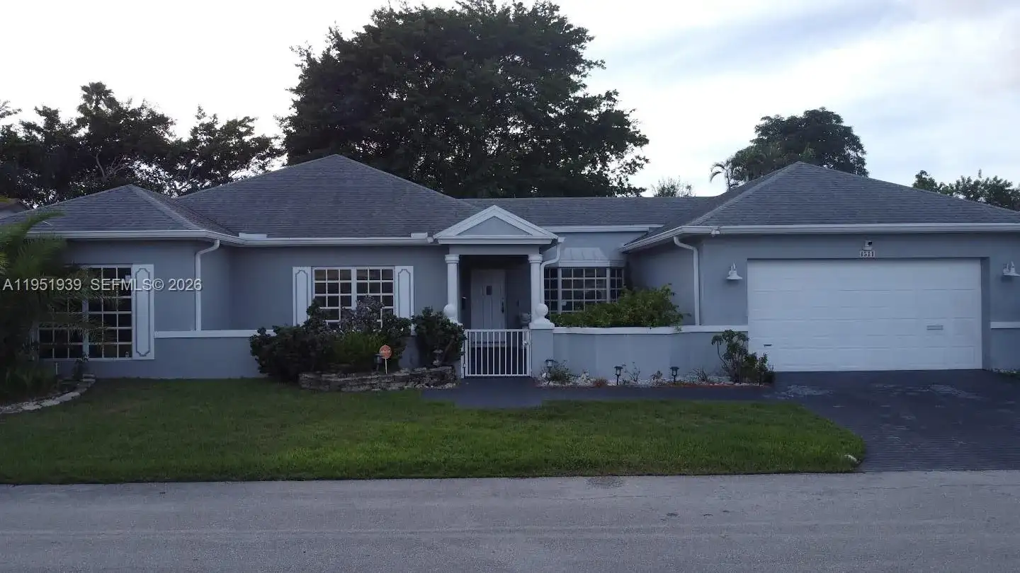 4511 Queen Palm Ln, Tamarac FL 33319 photo 3