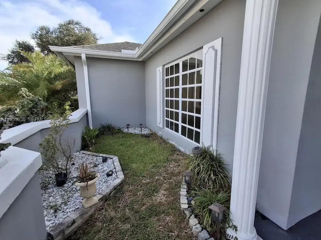 4511 Queen Palm Ln, Tamarac FL 33319 photo 4