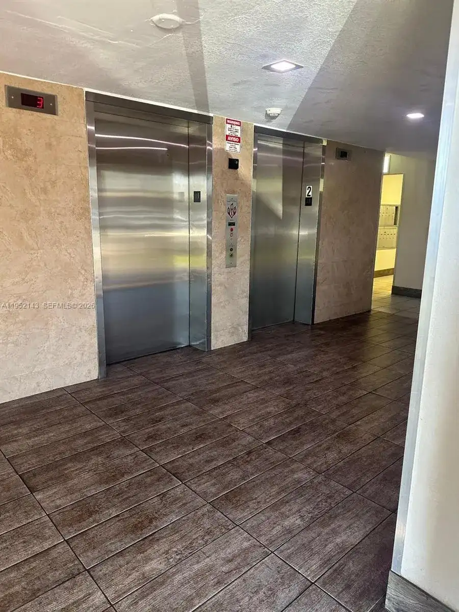 8145 NW 7th St # 307, Miami FL 33126 photo 4