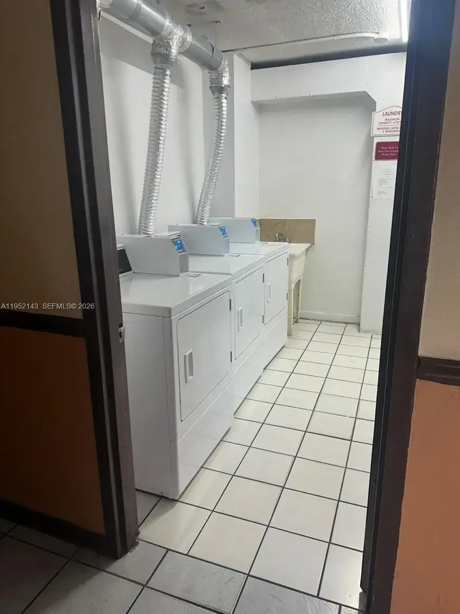 8145 NW 7th St # 307, Miami FL 33126 photo 5