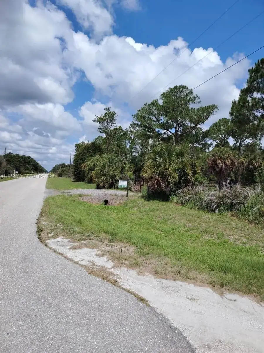 615 621 Hunting Club Ave, Clewiston FL 33440 photo 3