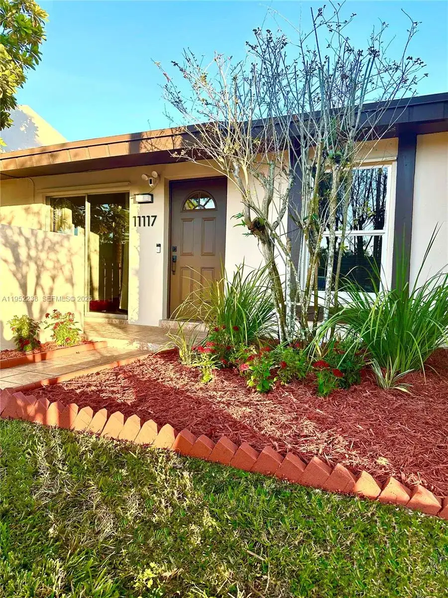 11117 SW 122nd Ct, Miami FL 33186 photo 3