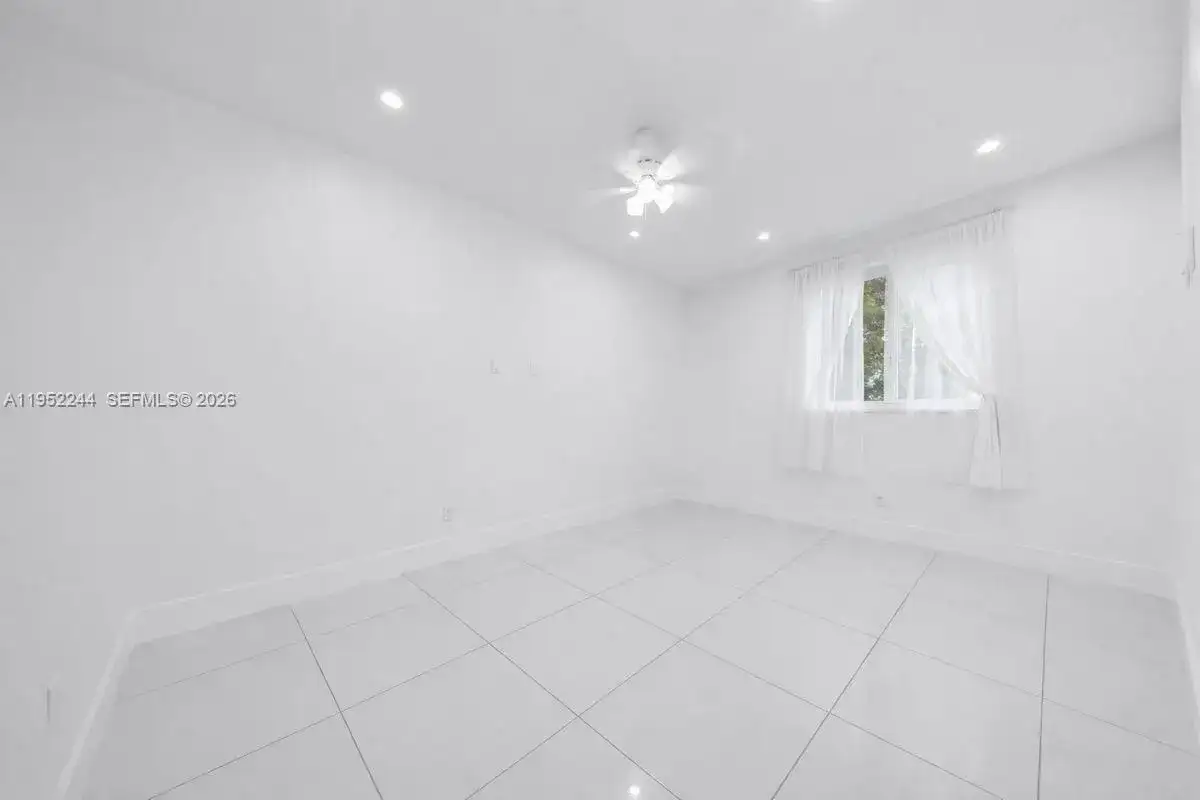 2315 NW 60th St, Miami FL 33142 photo 4
