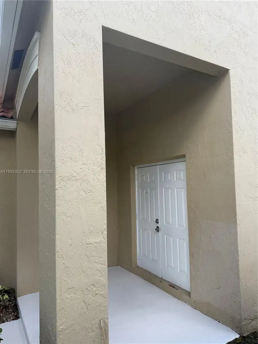 1288 Camellia Cir, Weston FL 33326 photo 2