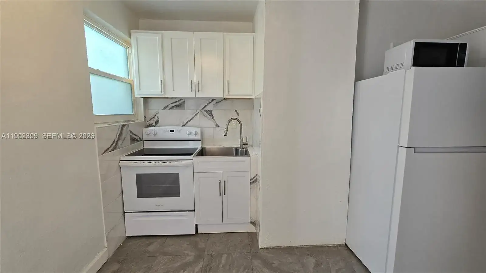 9680 NW 19th Pl, Sunrise FL 33322 photo 2