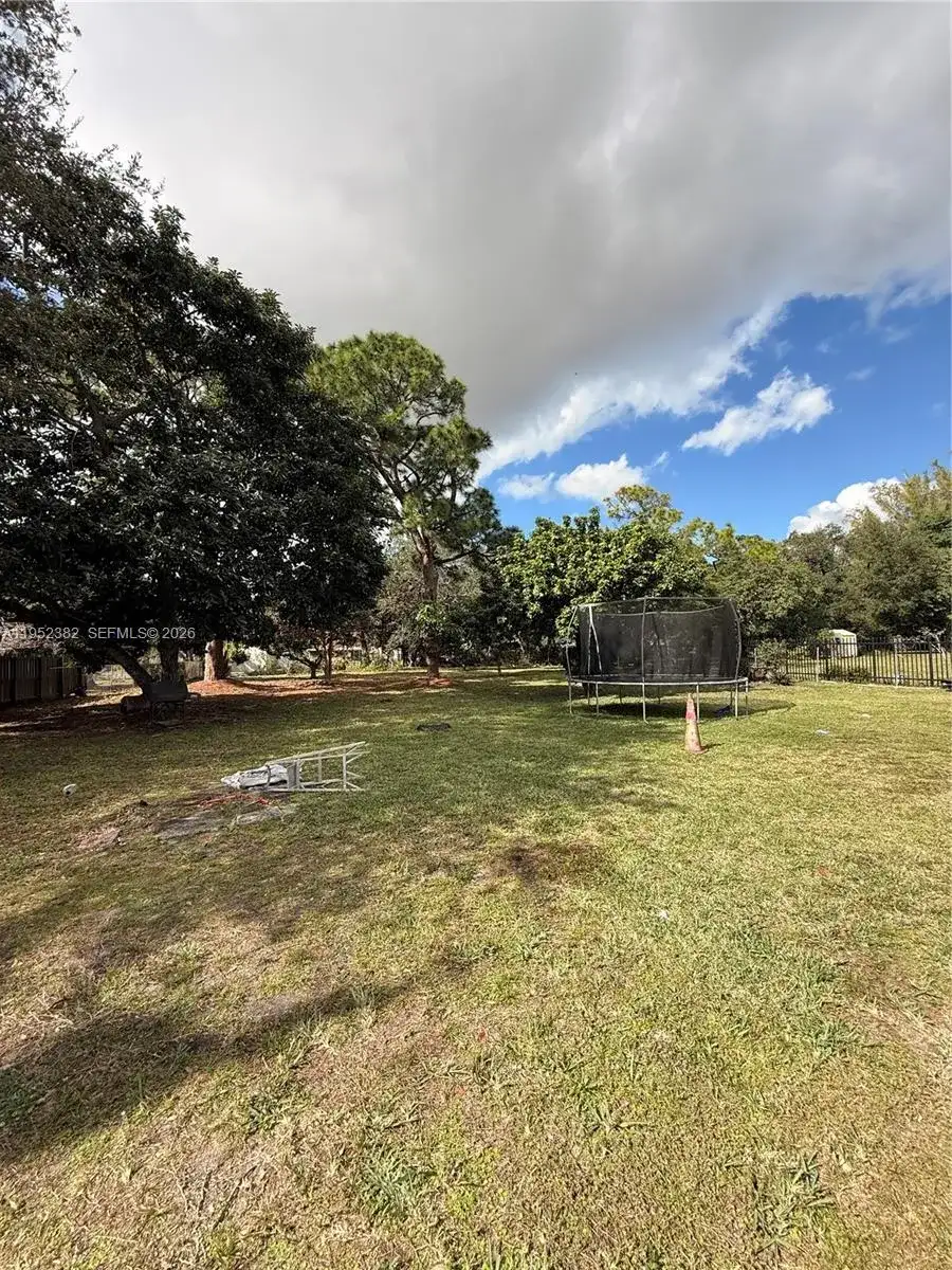 17520 NW 18th Ave, Miami Gardens FL 33056 photo 2