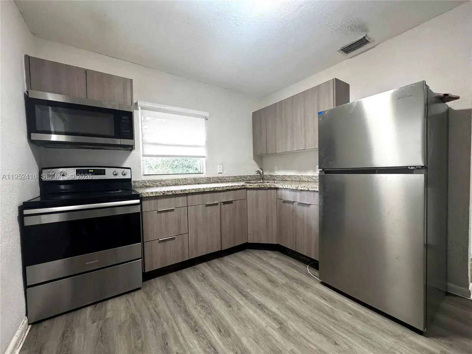 529 SW 3rd St, Miami FL 33130 photo 5